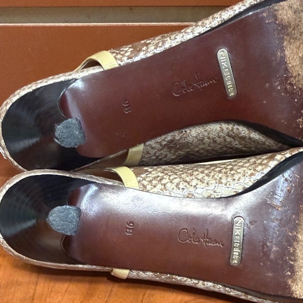 Cole Haan Snake print slingback kitten Heels size 9B Nike air confort - Picture 7 of 8